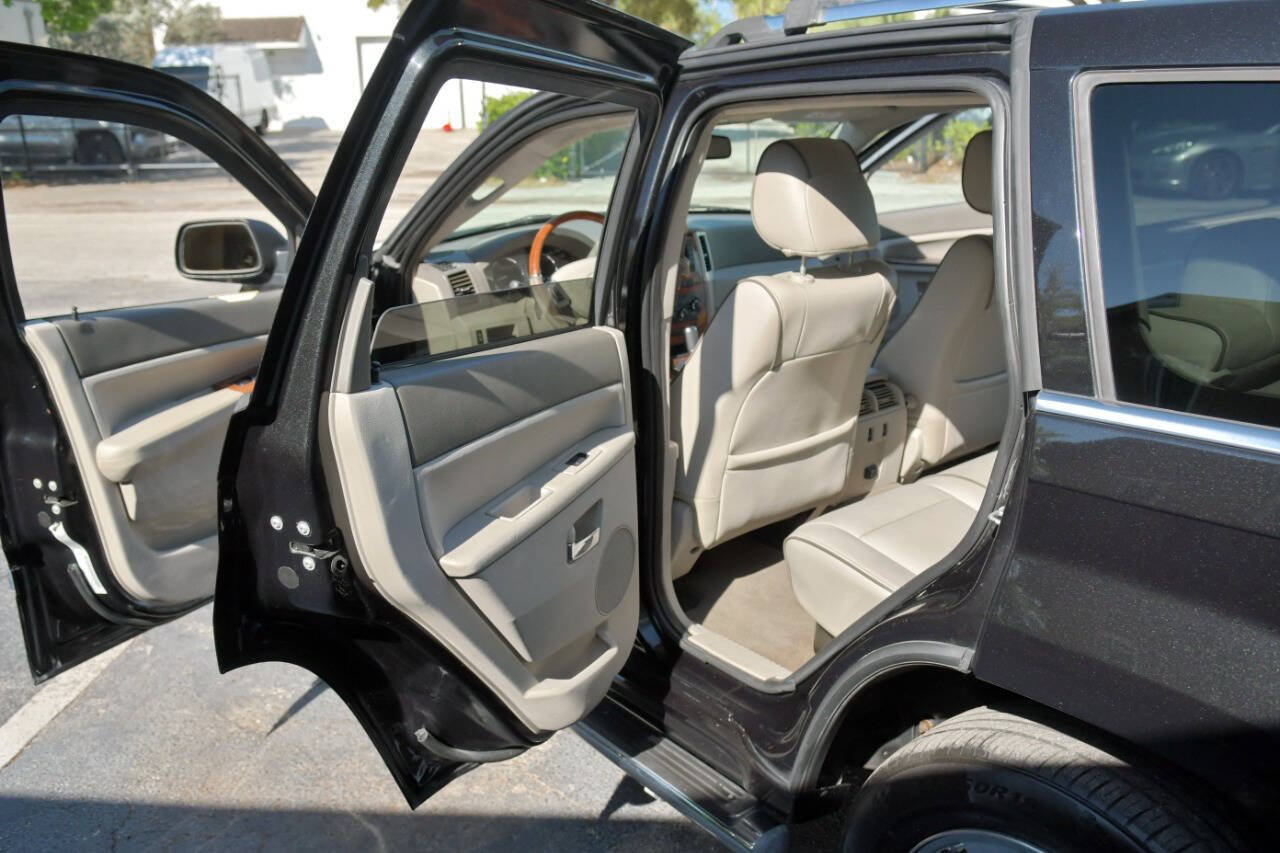 Used 2008 Jeep Grand Cherokee Overland w/ Mopar Chrome Edition Group AWD/4WD image 13