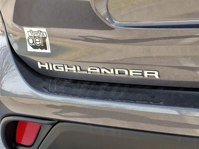 Used 2023 Toyota Highlander LE image 28