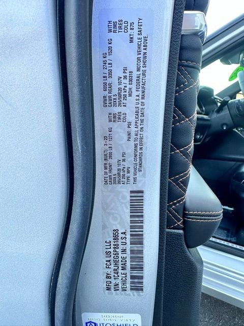 Used 2023 Jeep Grand Cherokee Summit w/ Luxury Tech Group V image 36