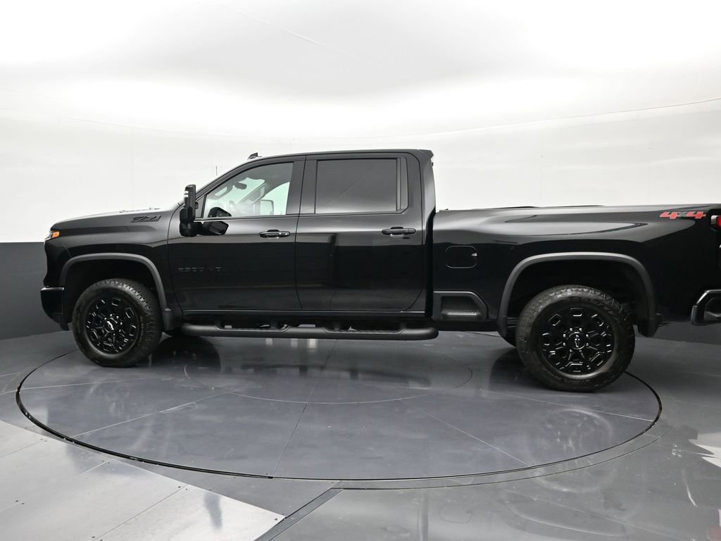 Used 2024 Chevrolet Silverado 2500 LTZ w/ LTZ Plus Package AWD/4WD image 2