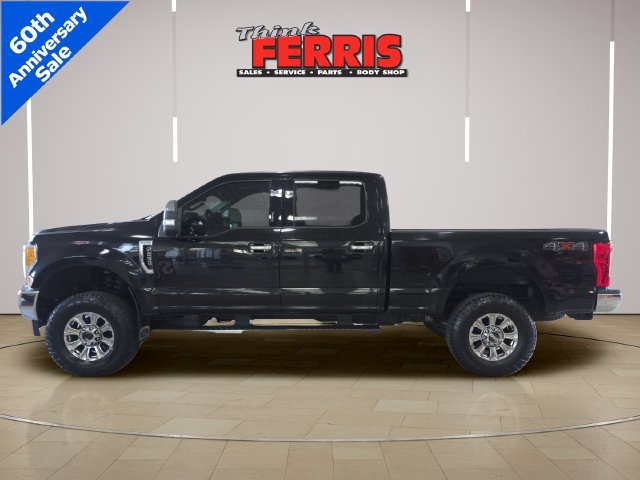 Used 2017 Ford F250 XLT w/ XLT Premium Package AWD/4WD image 2