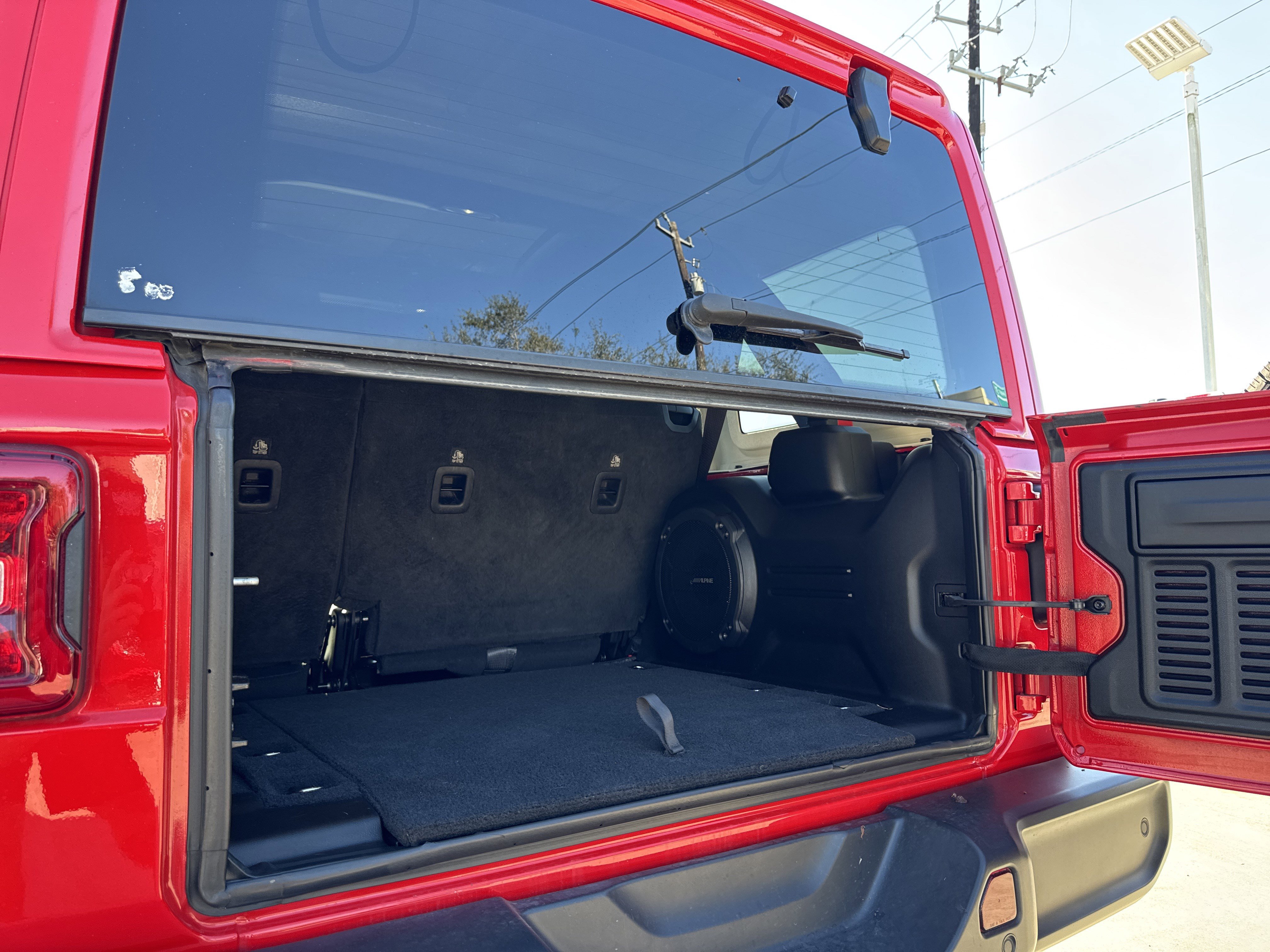 Used 2024 Jeep Wrangler Sahara w/ Technology Group image 30