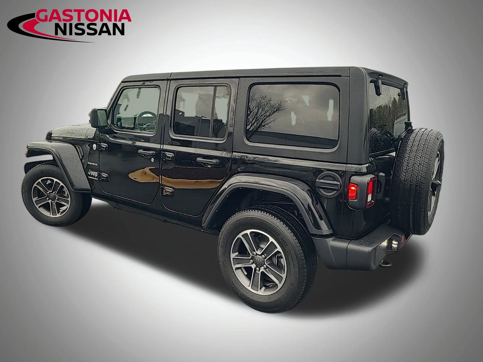 Used 2023 Jeep Wrangler Sahara image 10