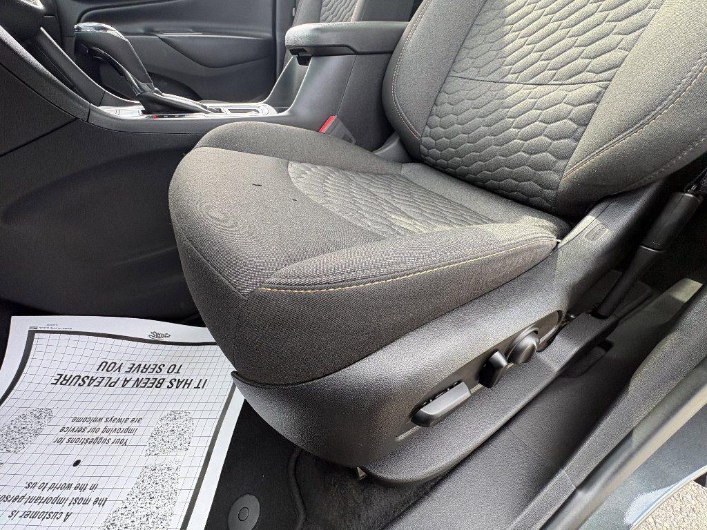 Used 2020 Chevrolet Equinox LT AWD/4WD image 29