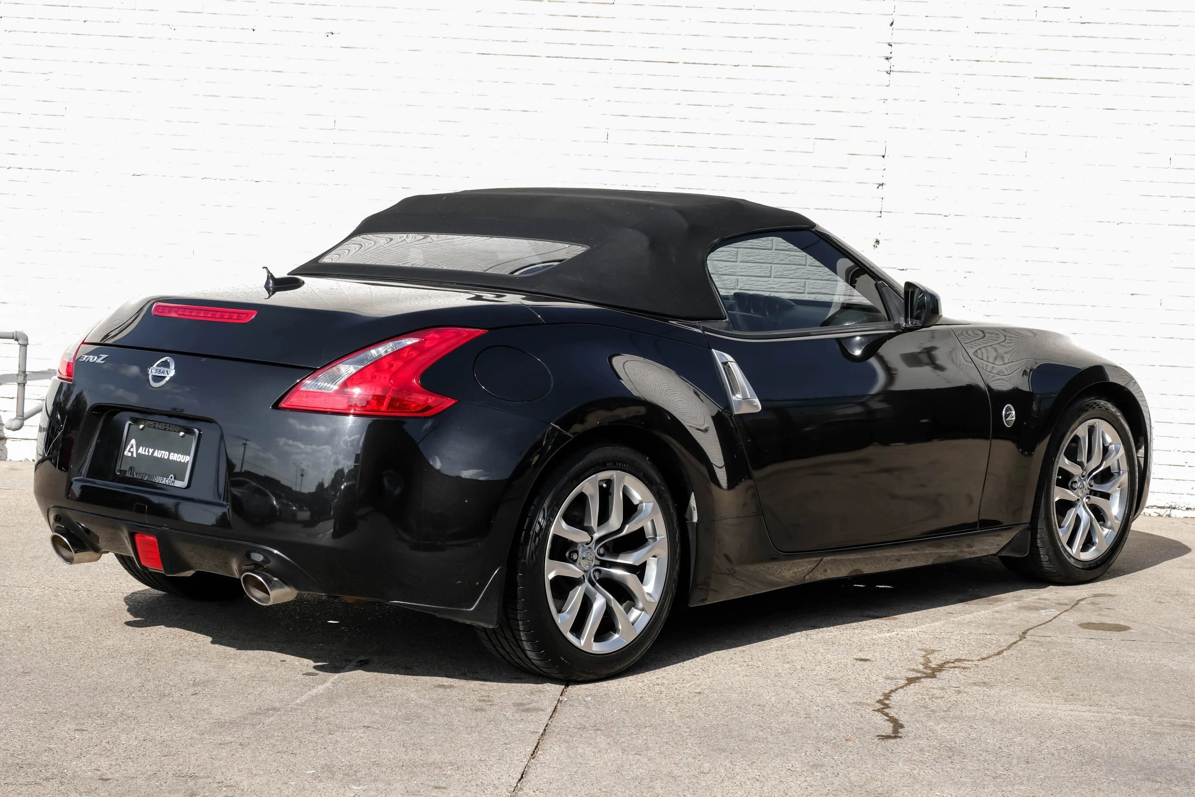 Used 2014 Nissan 370Z Roadster image 5