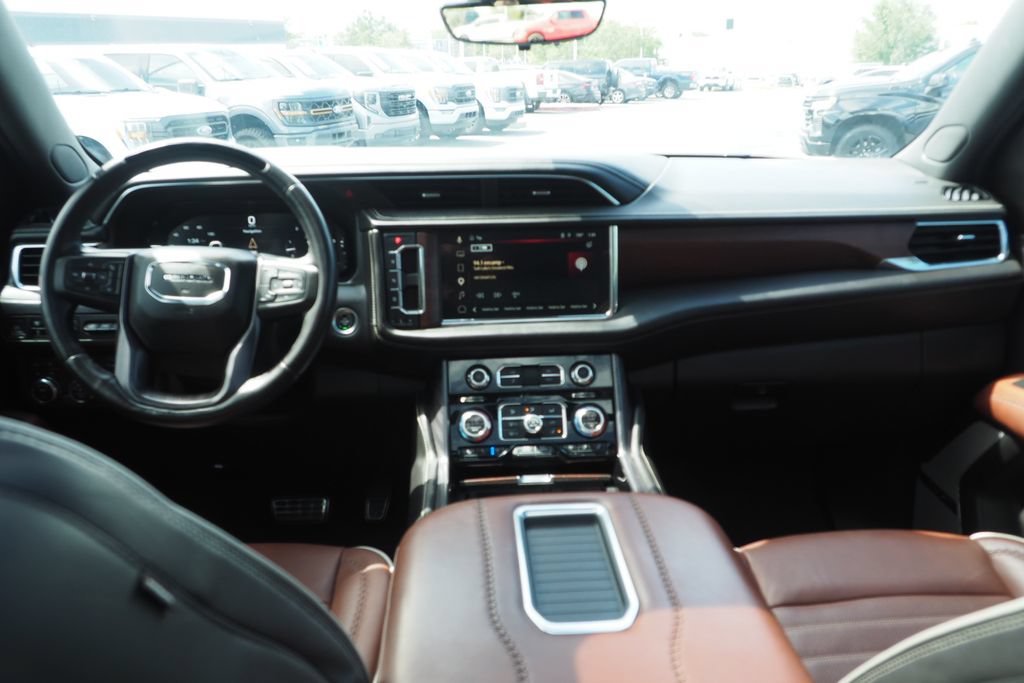 Used 2023 GMC Yukon Denali Ultimate AWD/4WD image 18
