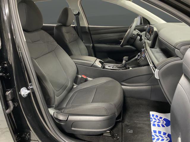 Certified 2025 Hyundai Tucson SE image 28