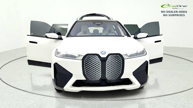 Used 2023 BMW iX xDrive50 w/ Sport Package AWD/4WD image 12