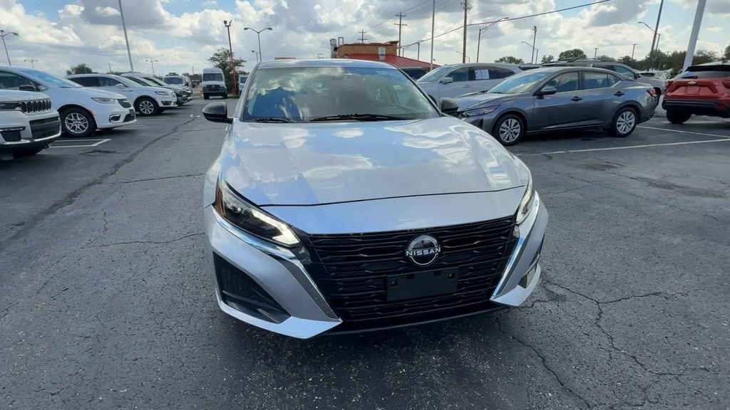 Used 2024 Nissan Altima 2.5 S FWD image 3