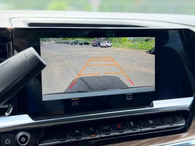 Used 2024 Chevrolet Silverado 1500 LT AWD/4WD image 16
