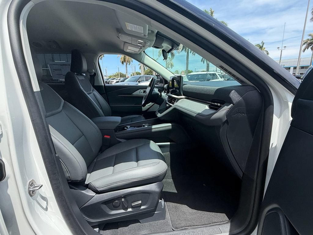 New 2026 Ford Explorer Active w/ Active Comfort Package RWD image 16