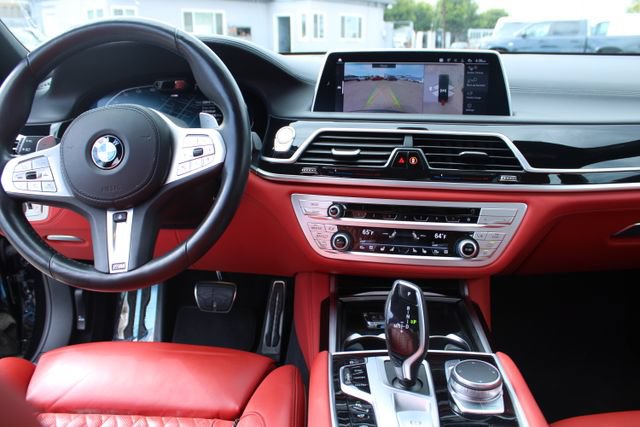 Used 2022 BMW 750i xDrive w/ M Sport Package AWD/4WD image 16