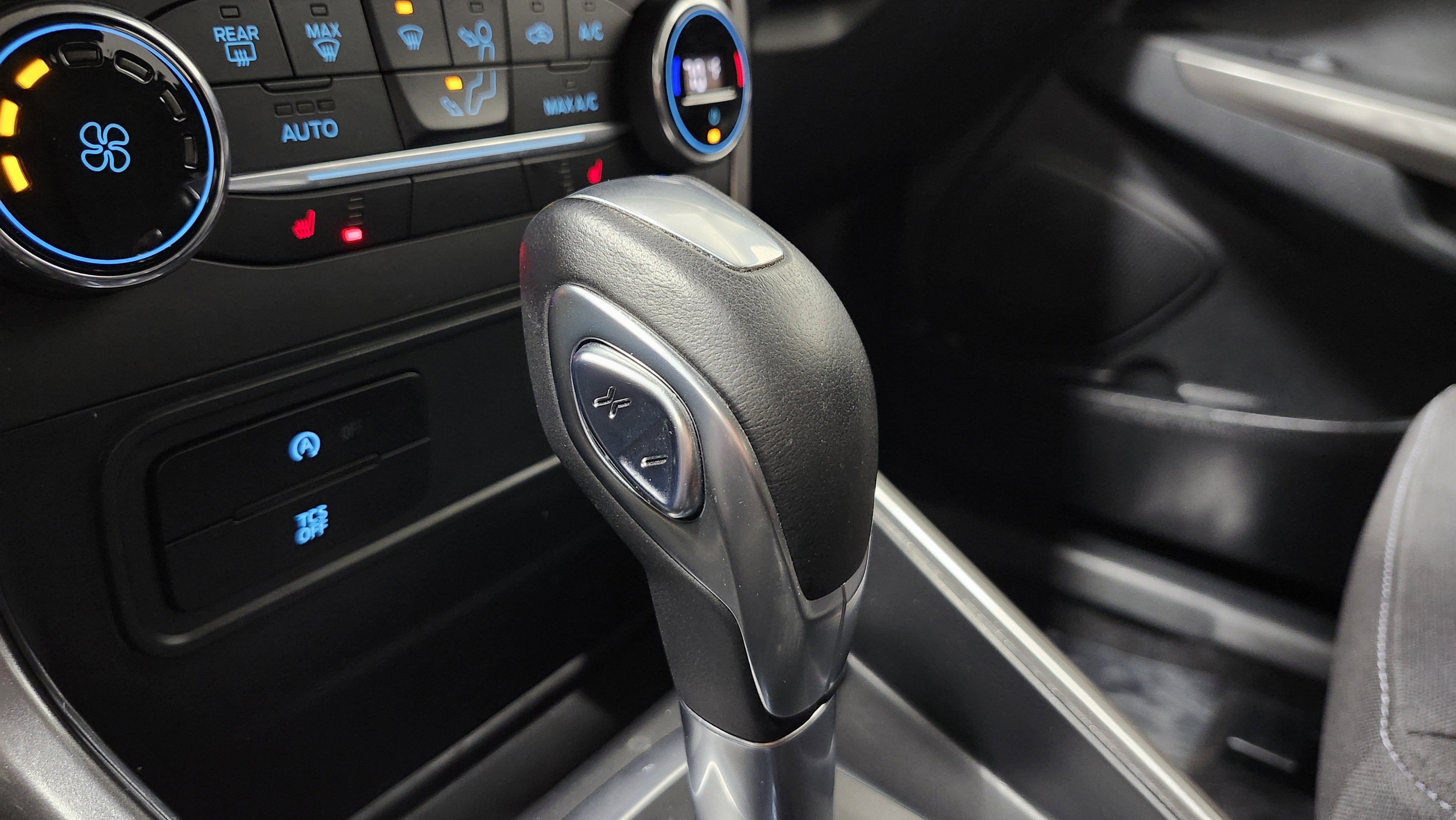 Used 2020 Ford EcoSport SE w/ SE Convenience Package image 33