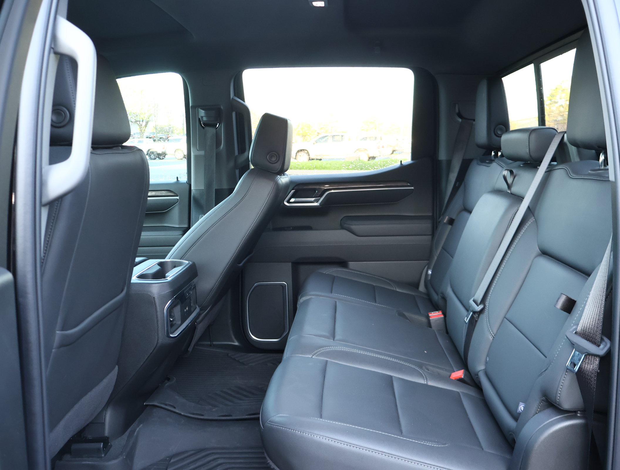 Used 2025 Chevrolet Silverado 1500 LTZ AWD/4WD image 23