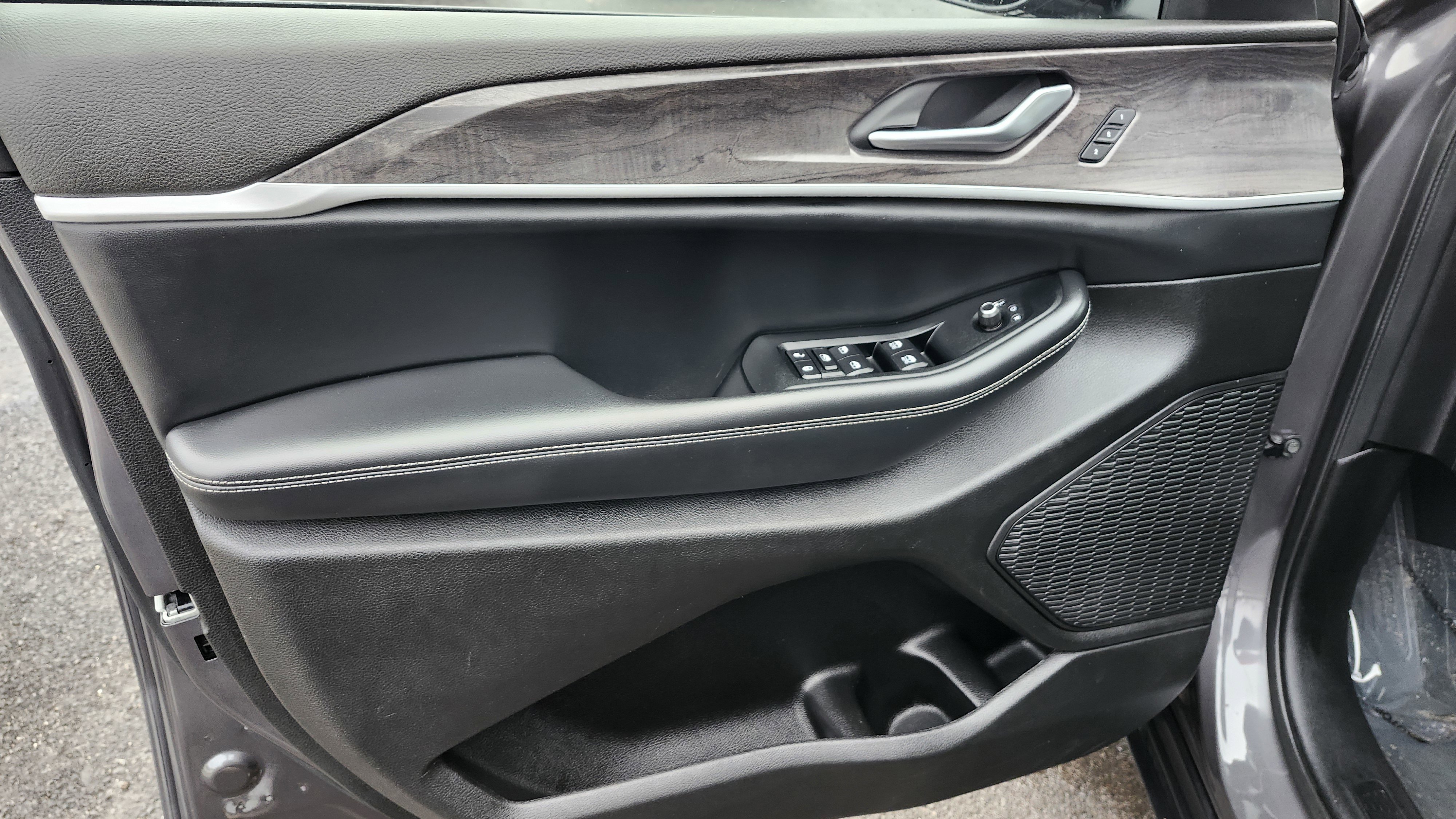 Used 2023 Jeep Grand Cherokee L Limited image 27