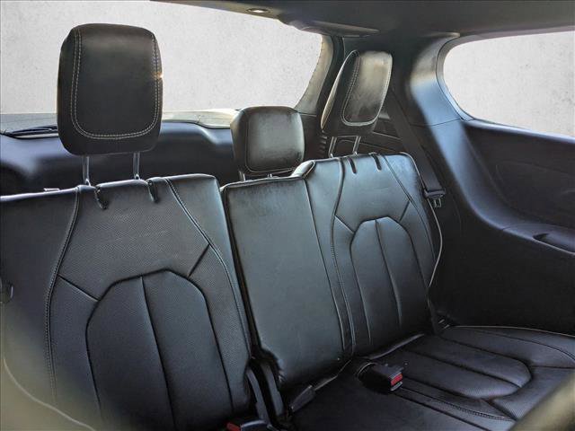 Used 2024 Chrysler Pacifica Premium image 20