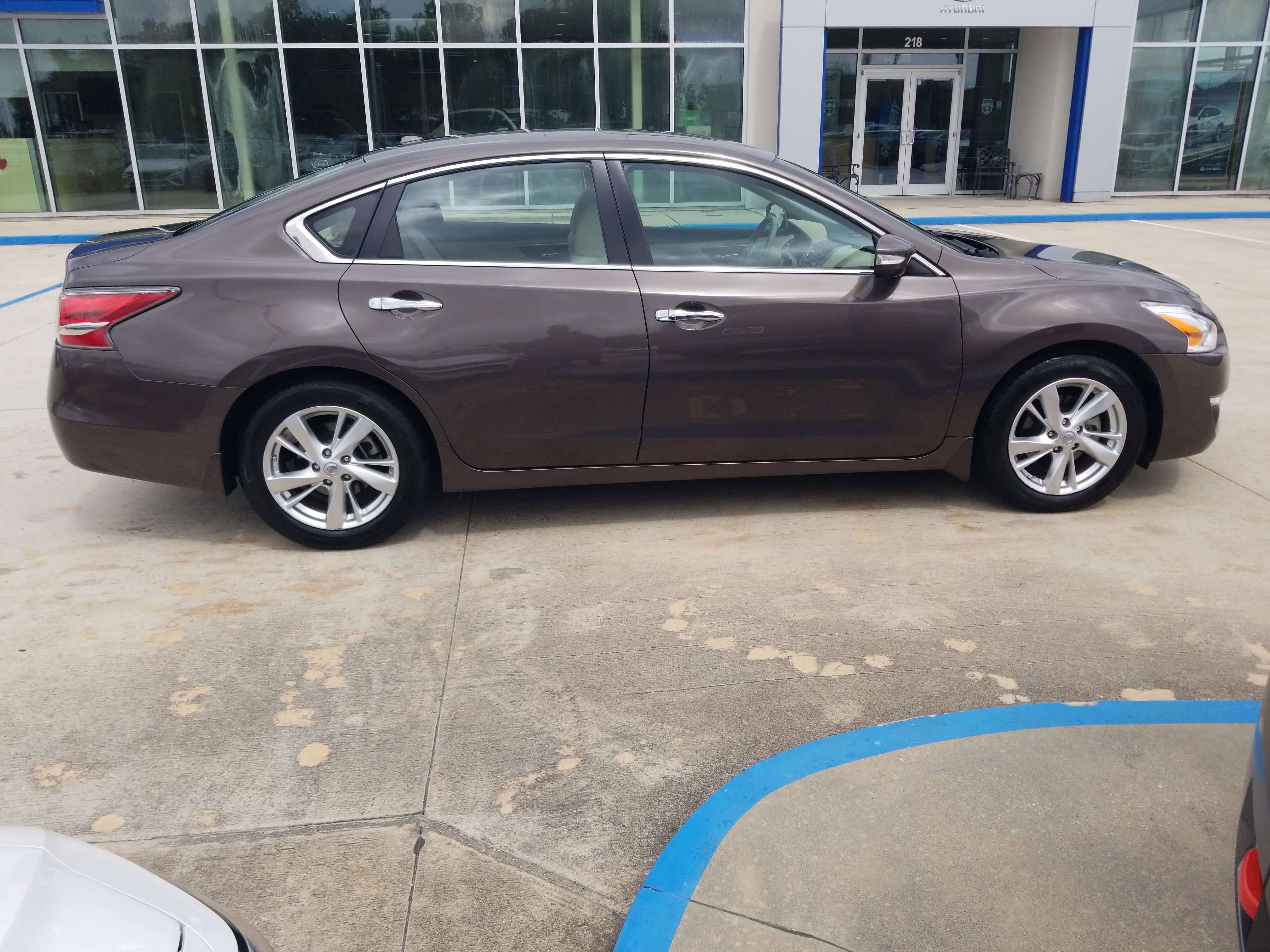 Used 2015 Nissan Altima 2.5 SL w/ Moonroof Package image 8
