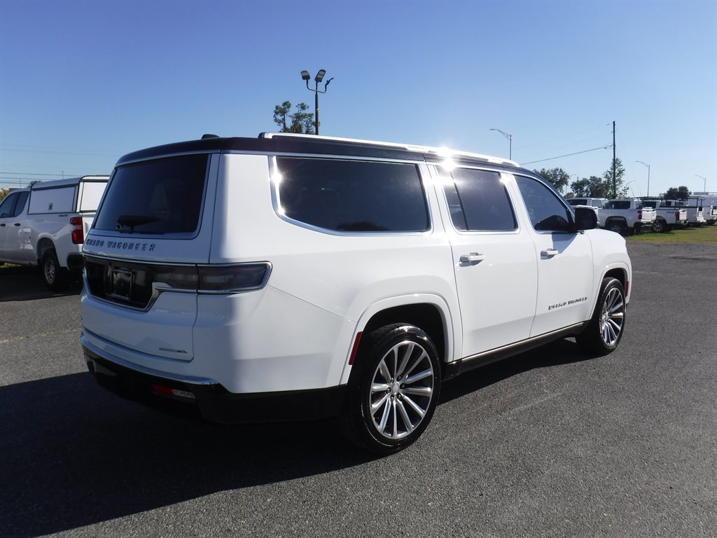 Used 2023 Jeep Grand Wagoneer L Series II image 2