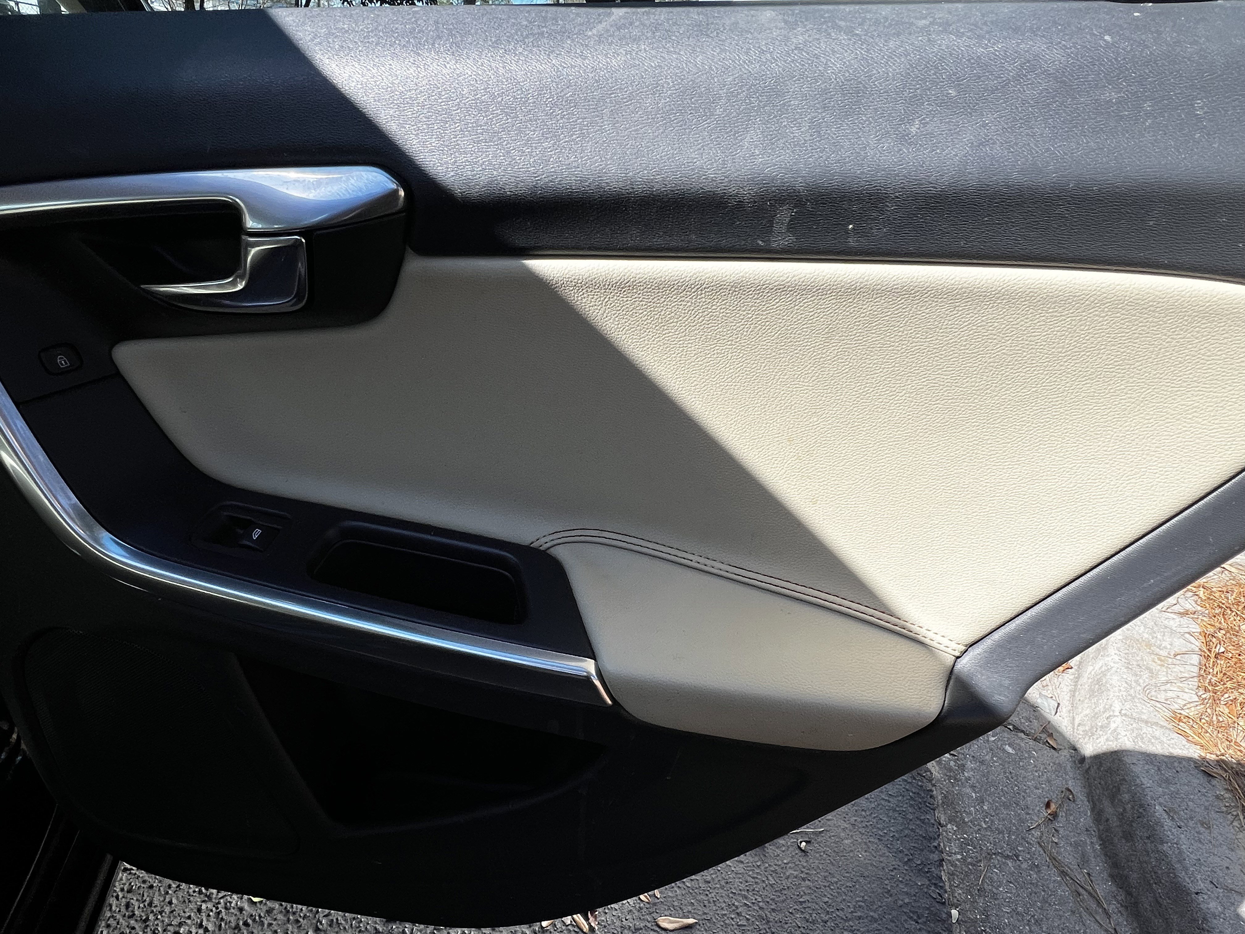 Used 2016 Volvo V60 T5 Premier w/ Convenience Package image 39