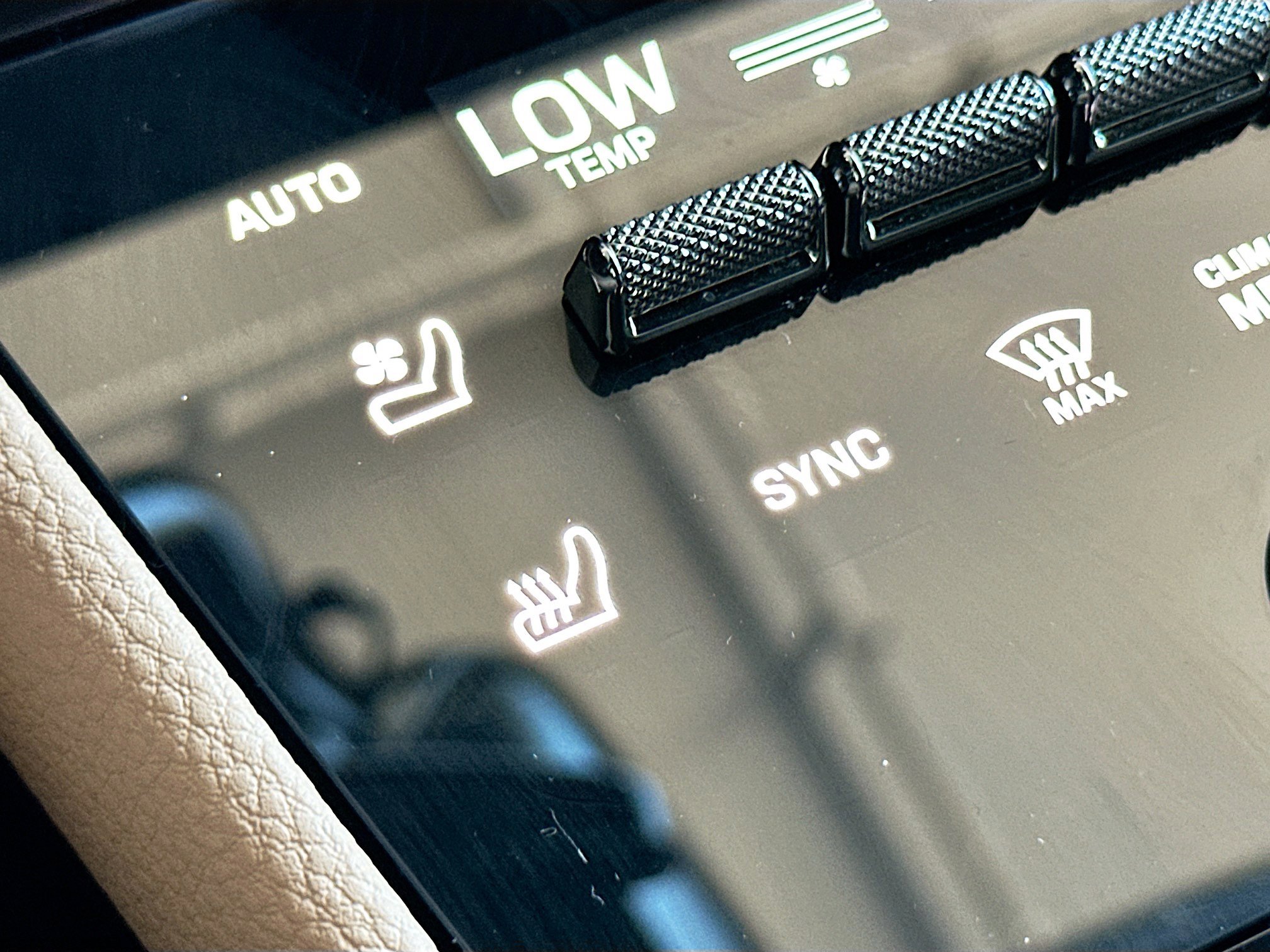 Used 2025 Porsche Cayenne Coupe image 21