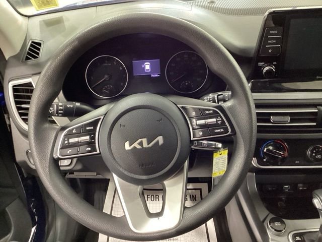 Used 2022 Kia Seltos LX image 6