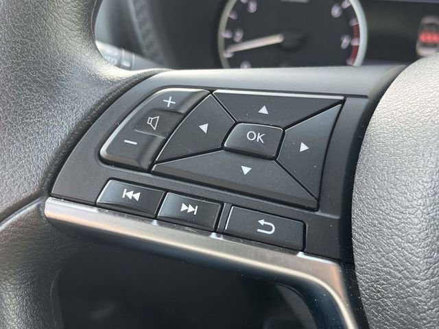 Used 2025 Nissan Sentra SV FWD image 17