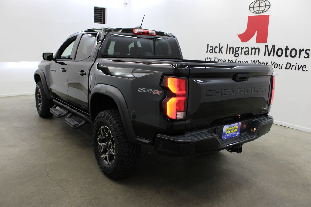 Used 2025 Chevrolet Colorado ZR2 w/ Technology Package AWD/4WD image 3