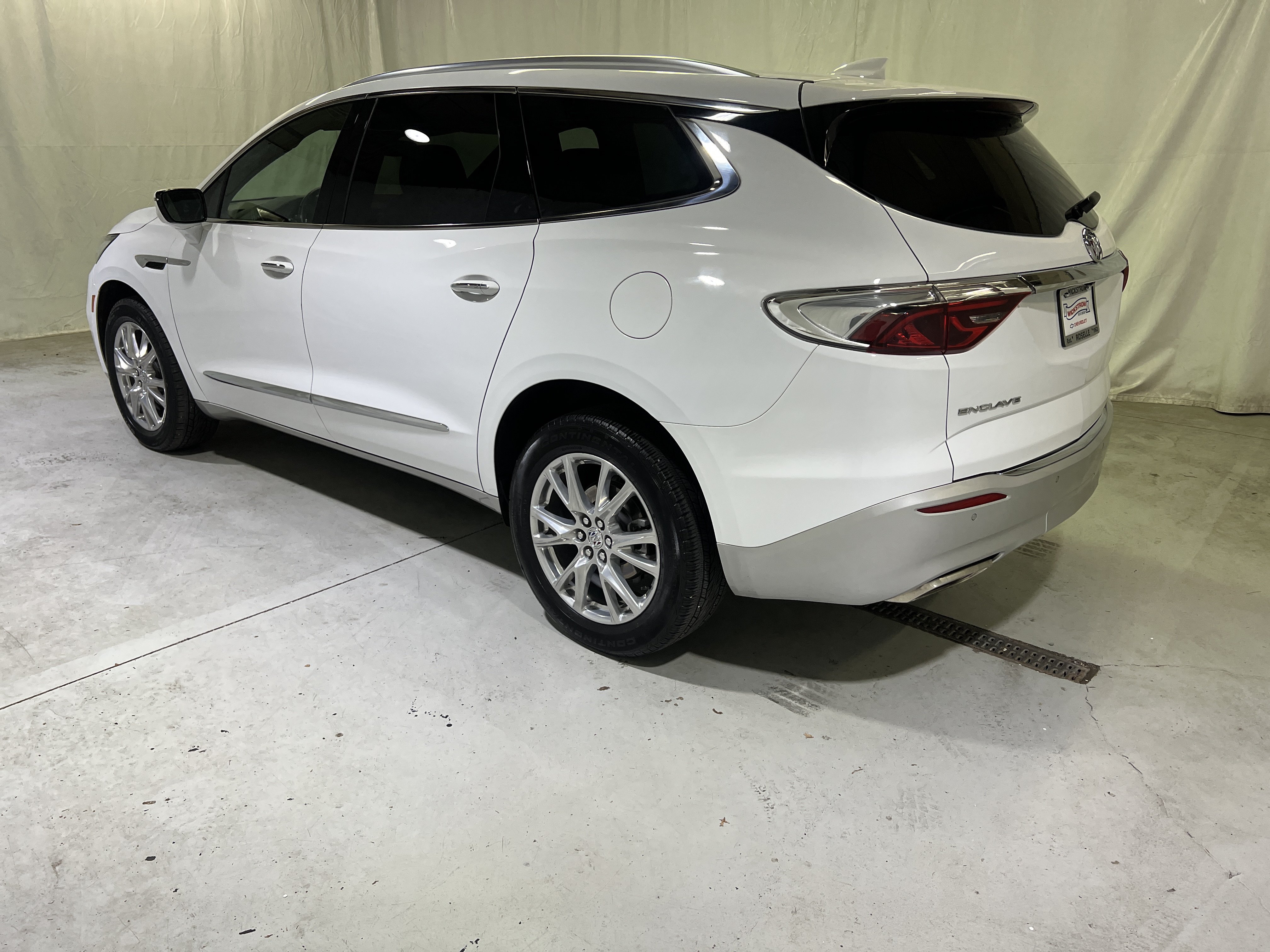 Certified 2023 Buick Enclave Essence w/ Experience Buick Package FWD image 8