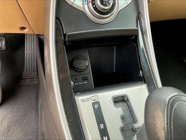 Used 2013 Hyundai Elantra GLS w/ Preferred Pkg FWD image 17