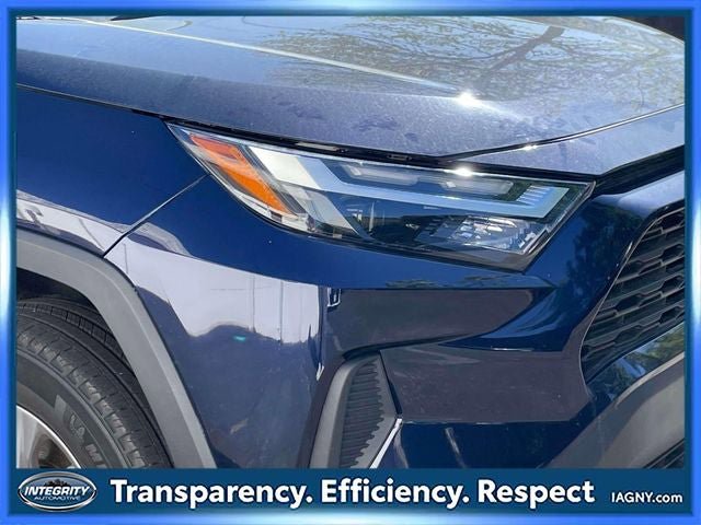 Used 2022 Toyota RAV4 XLE w/ Convenience Package AWD/4WD image 10