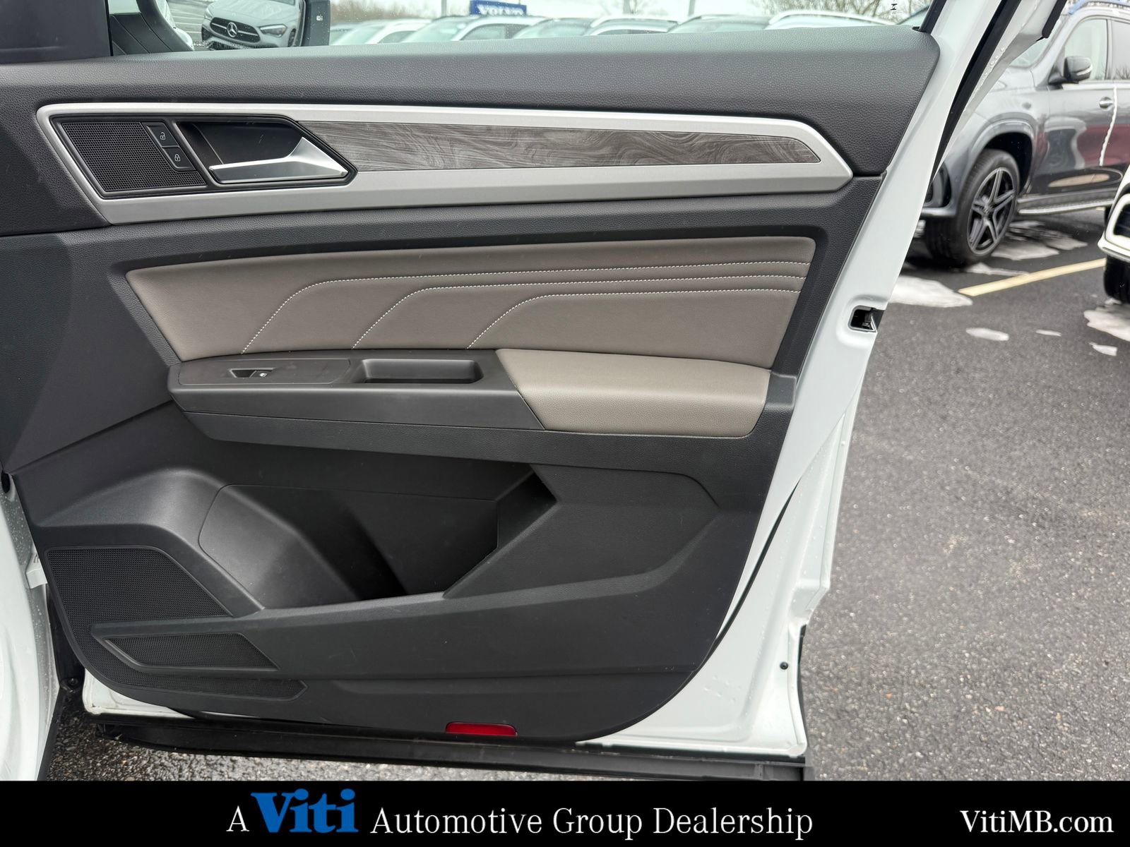 Used 2023 Volkswagen Atlas Cross Sport SE w/ Panoramic Sunroof Package image 29
