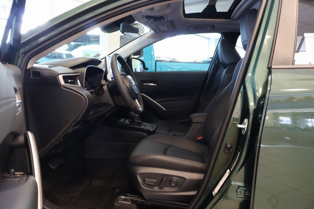 Used 2026 Toyota Corolla Cross XLE w/ Convenience Package AWD/4WD image 8