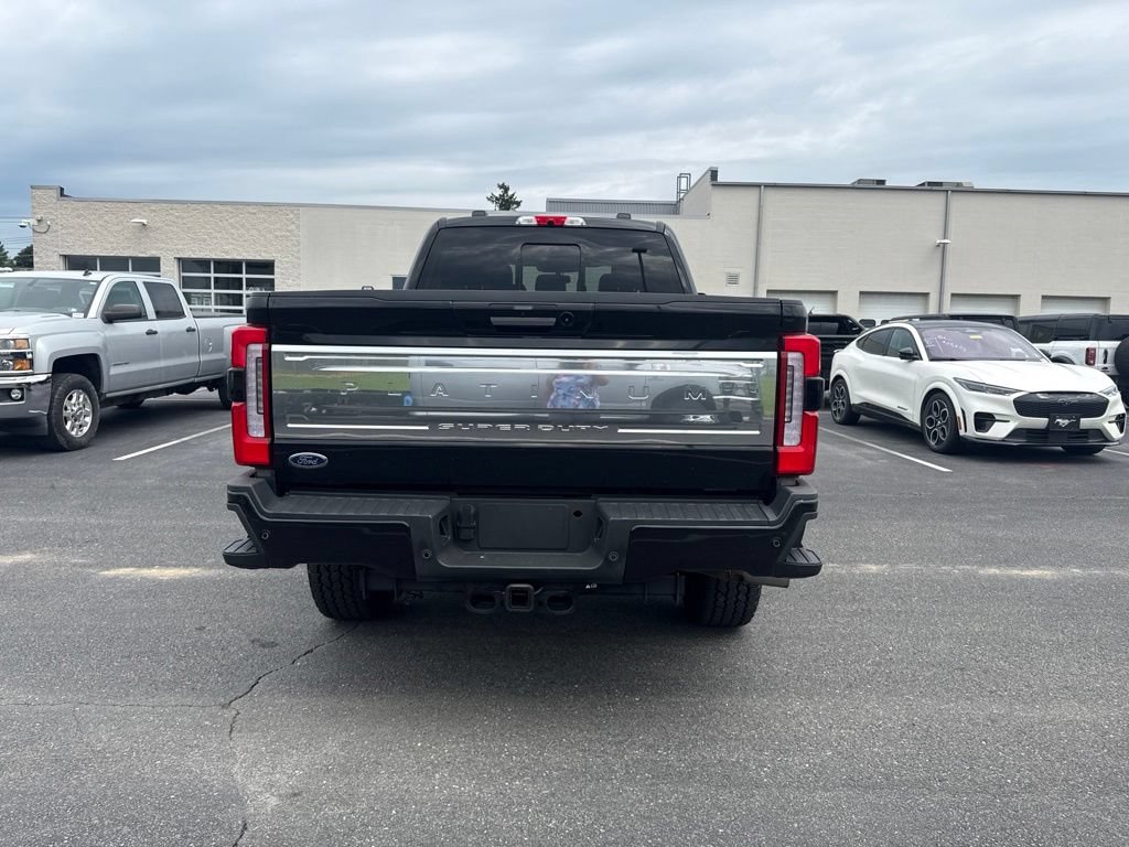 Used 2023 Ford F350 Platinum AWD/4WD image 3