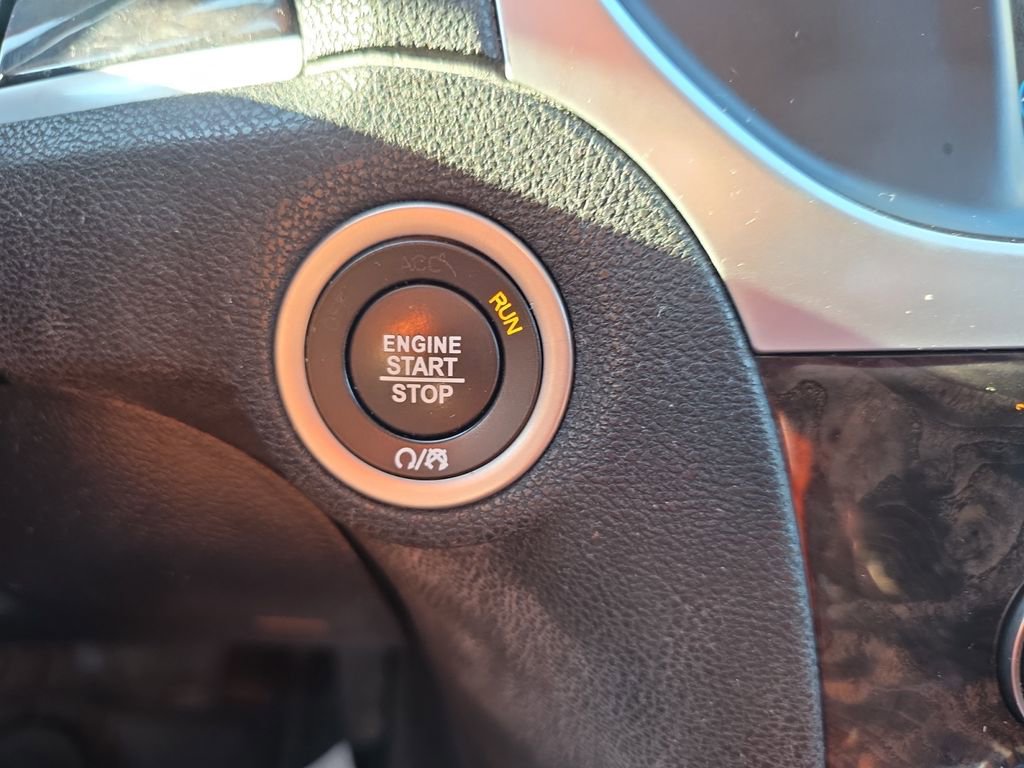 Used 2018 Chrysler 300 Limited image 27