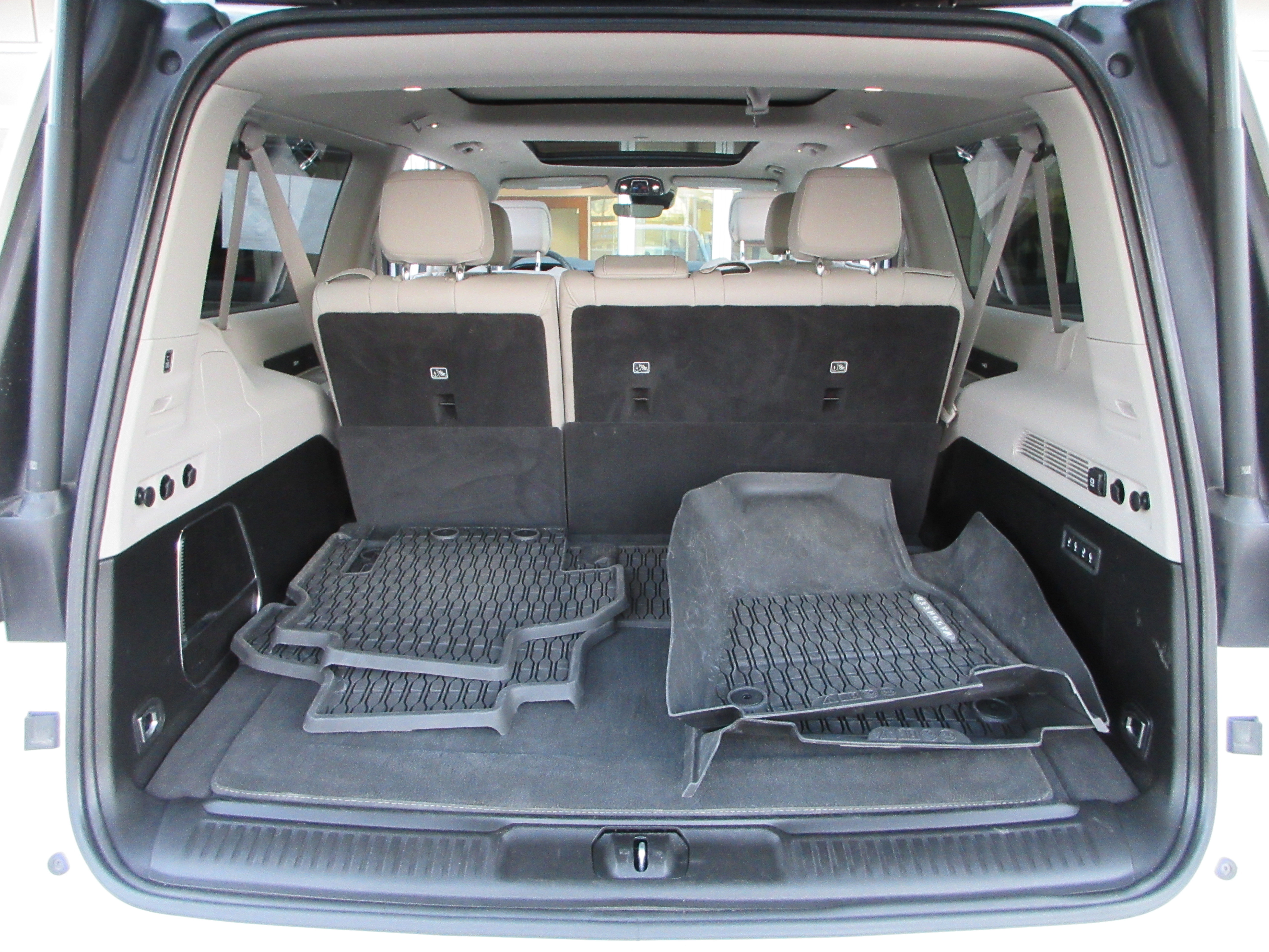 Used 2023 Jeep Wagoneer L Series III w/ Premium Group I image 57