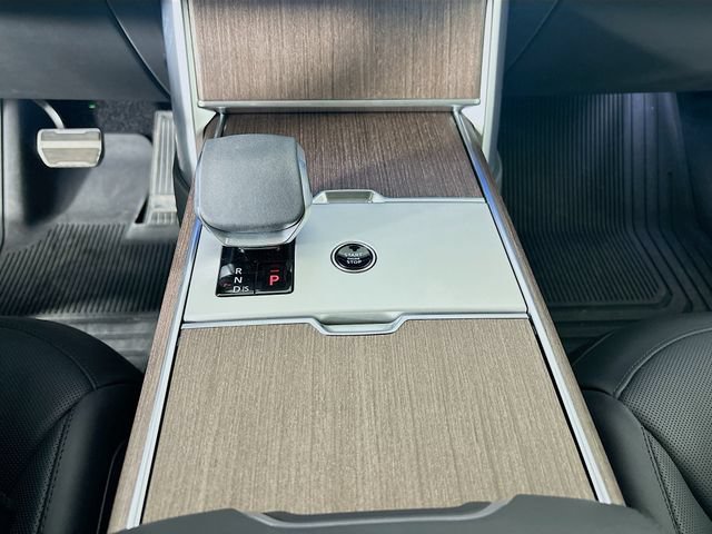 New 2025 Land Rover Range Rover Long Wheelbase SE AWD/4WD image 18