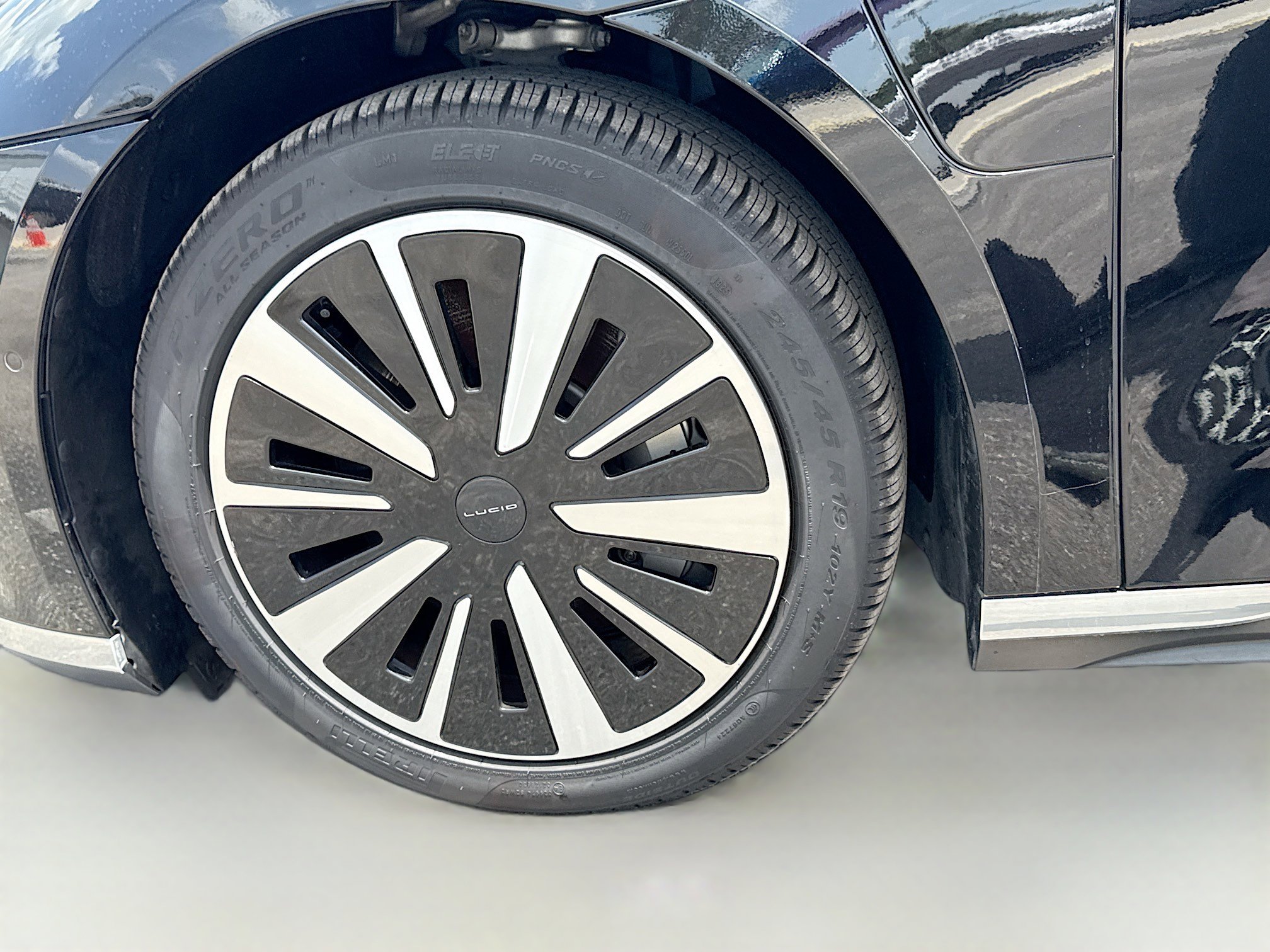 Used 2024 Lucid Air Touring AWD/4WD image 41