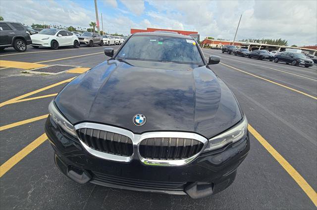 Used 2021 BMW 330i xDrive Sedan w/ Convenience Package AWD/4WD image 3