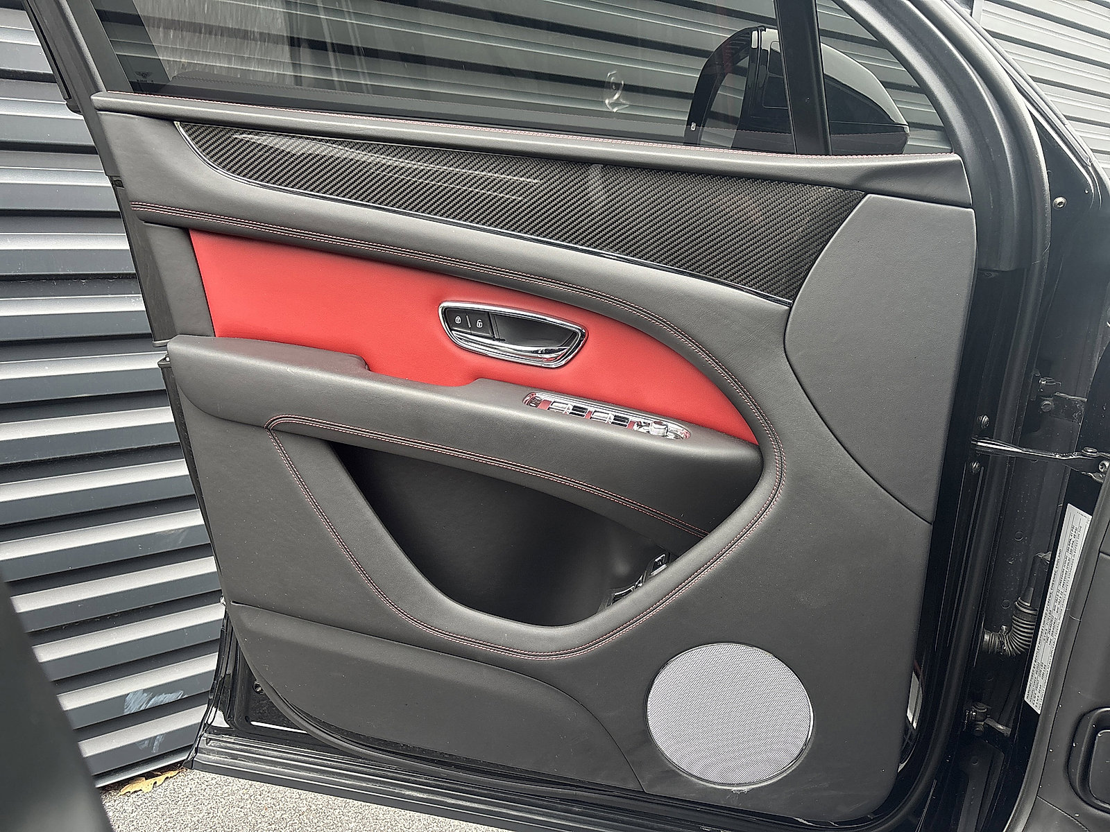 Used 2022 Bentley Bentayga image 15