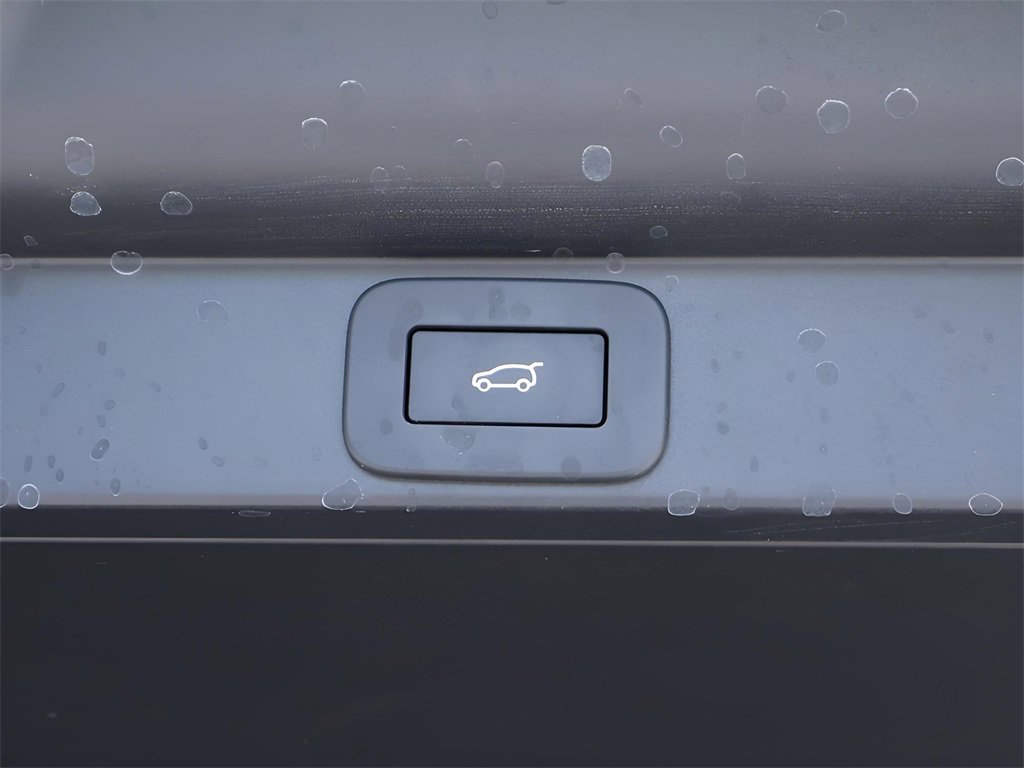 Used 2023 Land Rover Range Rover SE image 16