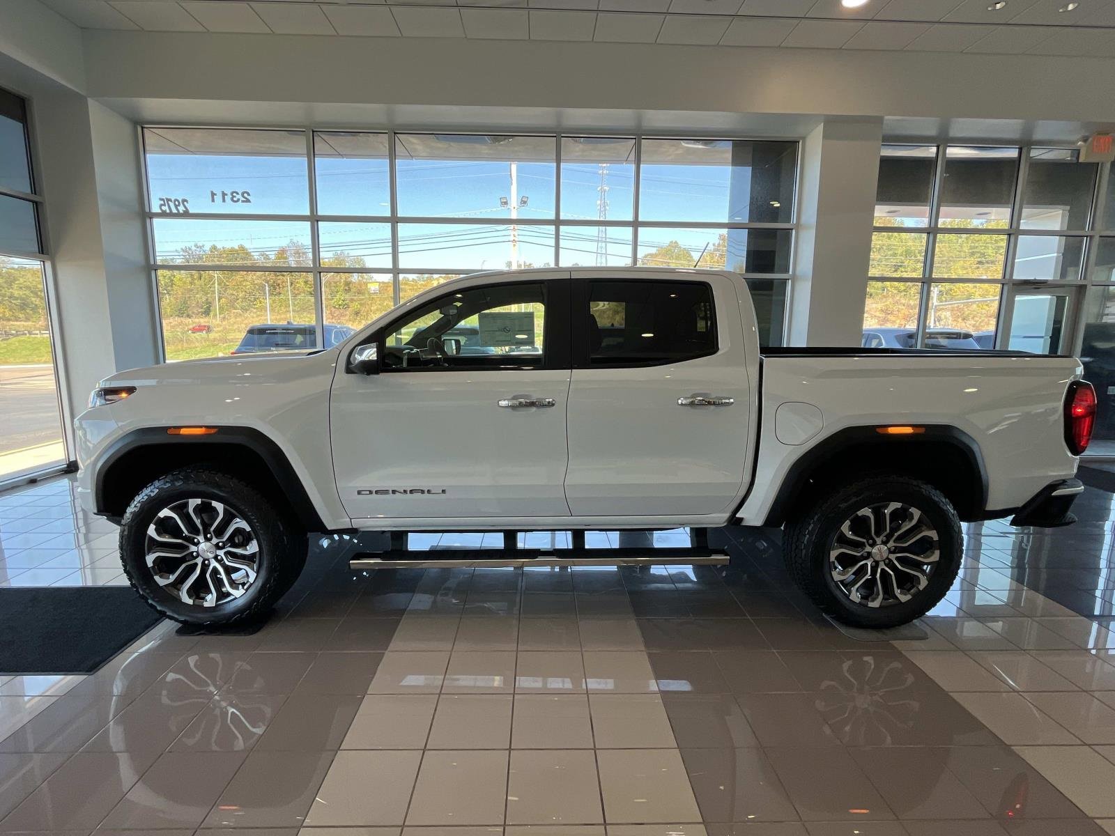 New 2026 GMC Canyon Denali image 7