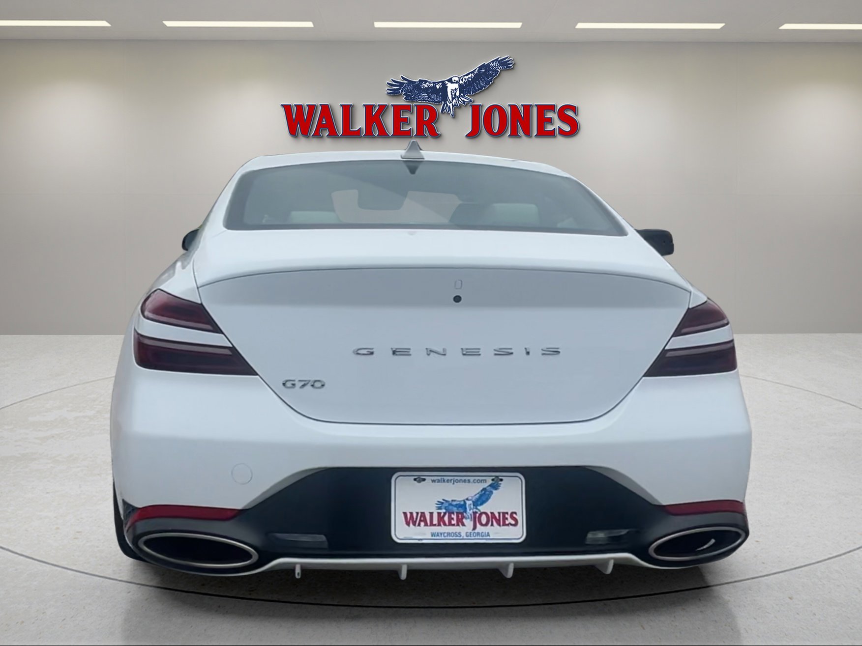 Used 2024 Genesis G70 2.5T image 4