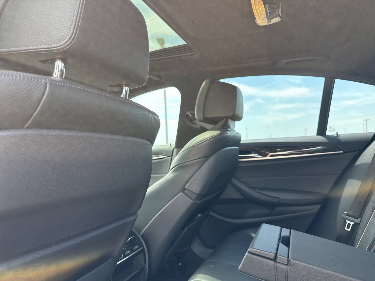 Used 2019 BMW 530i w/ Premium Package RWD image 39