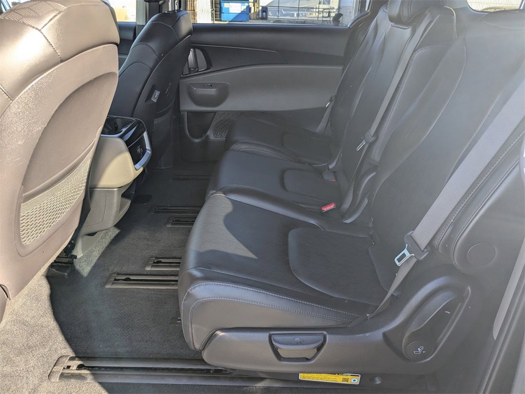 Used 2025 Kia Carnival image 22