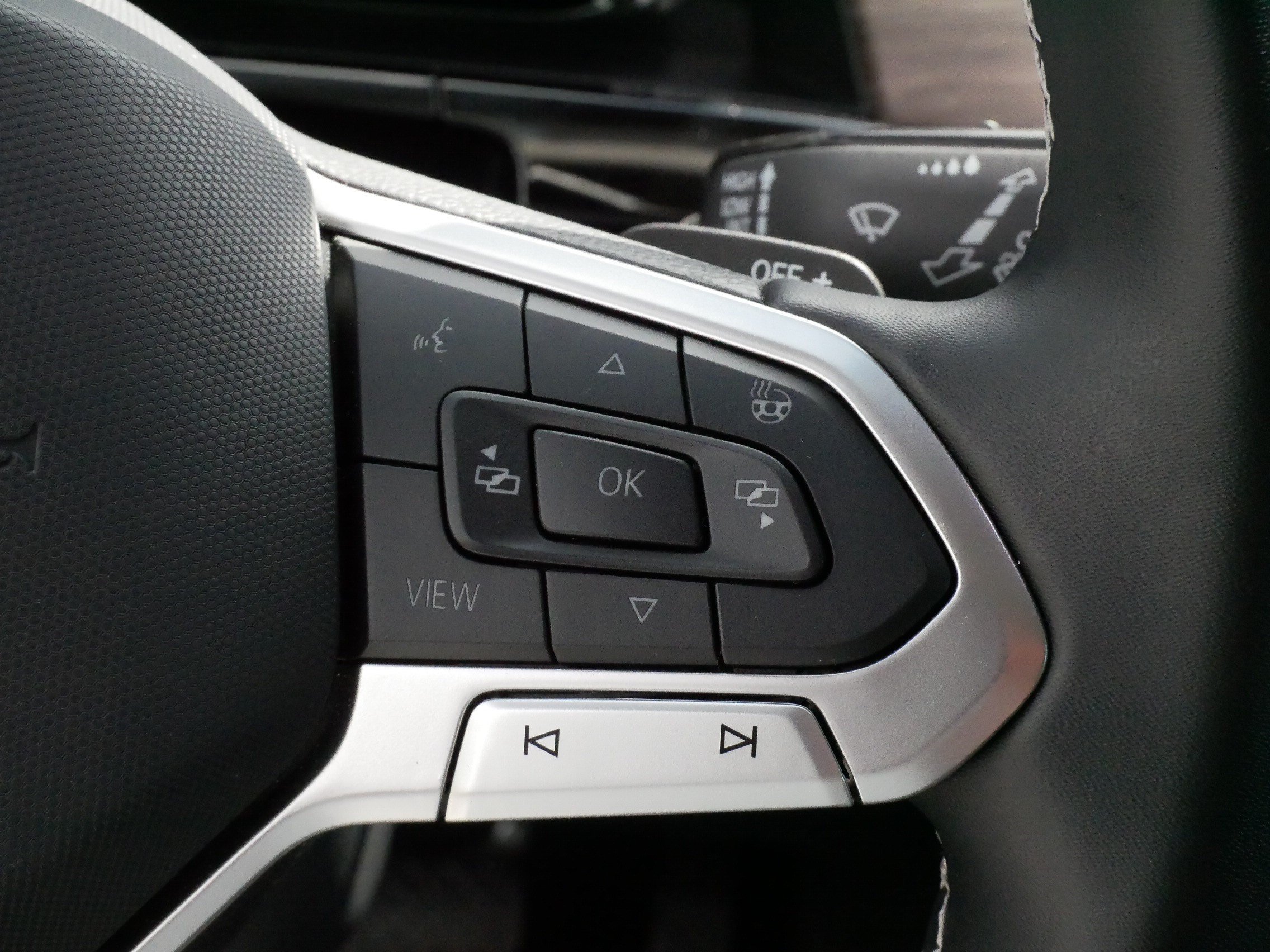Certified 2025 Volkswagen Atlas SEL AWD/4WD image 25