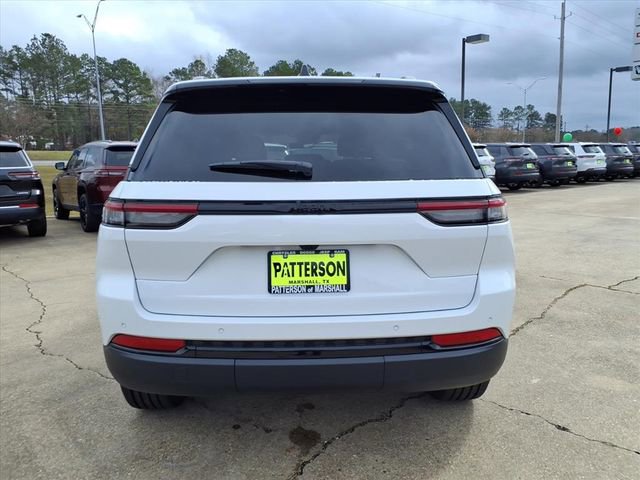 New 2025 Jeep Grand Cherokee Altitude image 3