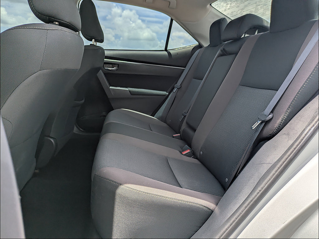 Used 2017 Toyota Corolla LE FWD image 10