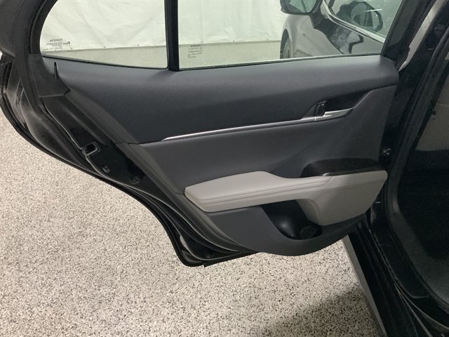Used 2021 Toyota Camry XLE w/ Navigation Package AWD/4WD image 18