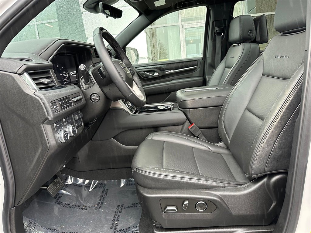 Used 2024 GMC Yukon XL Denali w/ Denali Reserve Package image 21