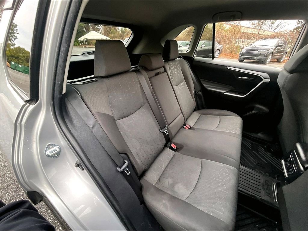 Used 2022 Toyota RAV4 XLE image 11